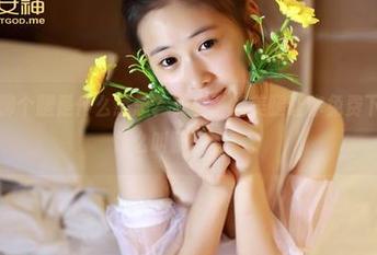推女神 – 聊个腿是什么意思？艾小青的美腿让你免费下载，感受什么叫腿部诱惑。