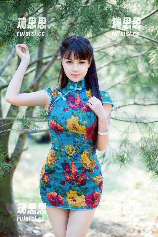 推女郎-吻熙 推女郎 - 吻熙连体衣图包:精选那些让你回头率飙升的时刻!