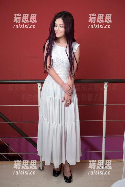 推女郎-李七喜 推女郎 - 在浴室里,李七喜的美图让你忍不住想下载,真的是太好看了!