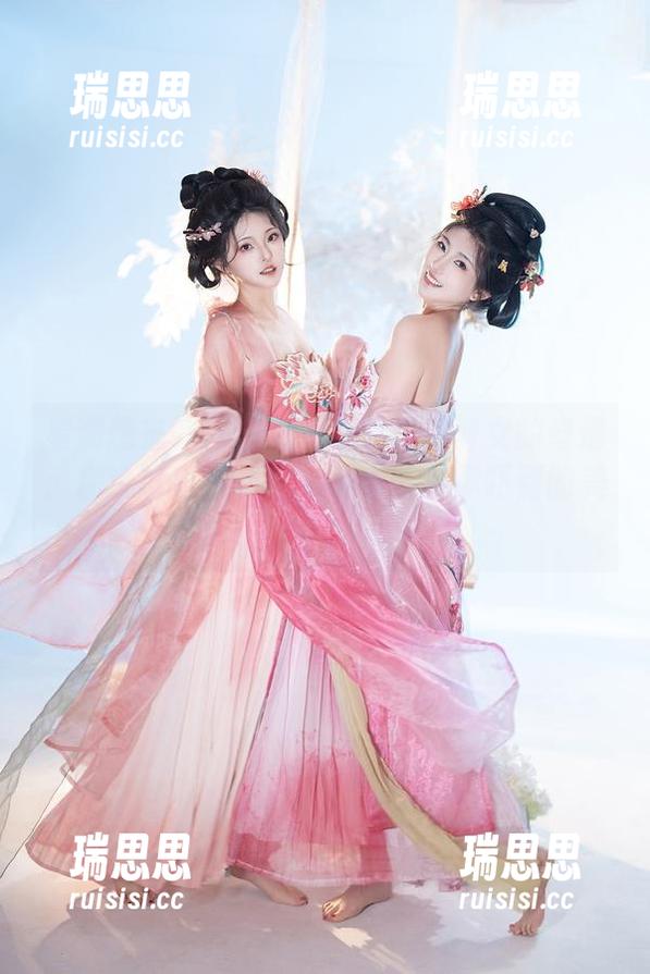 星澜想来杯珍珠奶茶与克苏鲁修女的奇遇：精选写真集，快来看看能把你吓到的美！