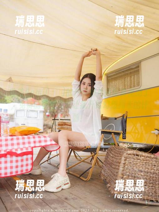 普美Bomi(보미)的户外照片搭配真是绝了，免费的套图竟然让我开始幻想周末的计划！