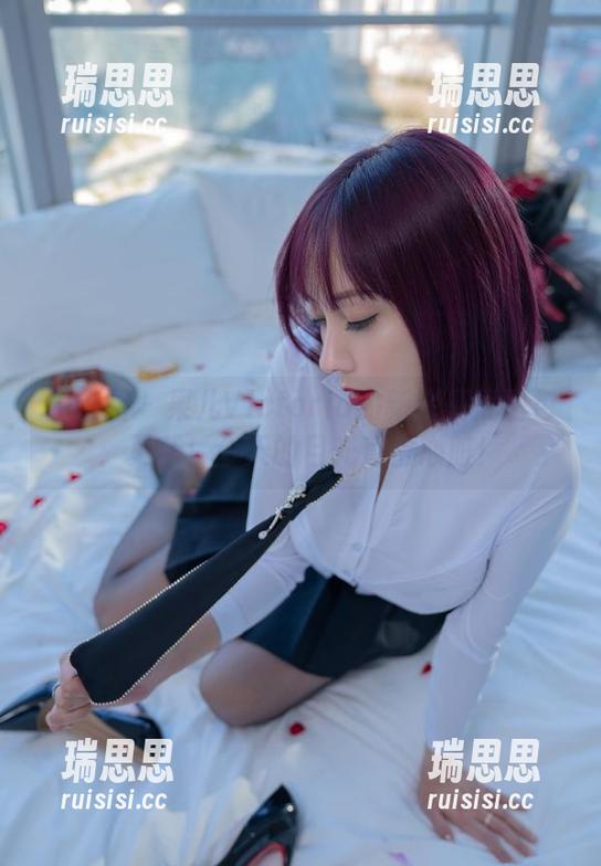 果儿Victoria 微密圈 - 果儿Victoria的新比基尼图包:更新!今天的目光直击心脏!