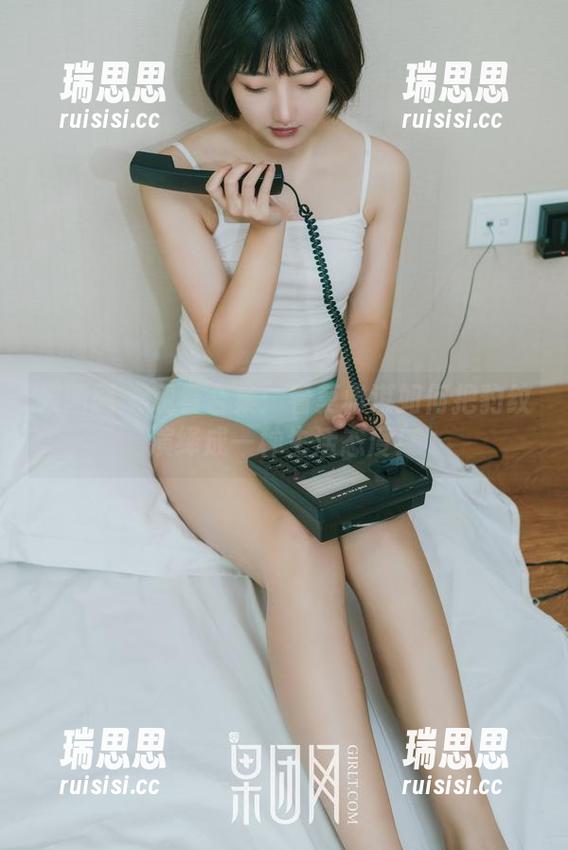 果团网-莫雅淇 果团网 - 观看合集:看莫雅淇如何把豹纹演绎成一种生活态度!