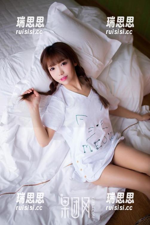 果团网 - 她说居家其实是个态度，看看莫雅淇的美图，照片太会摆了！