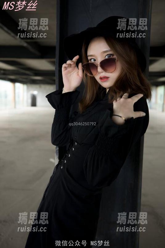 梦丝女神 - 跟随乔儿，短裤里的夏日梦想在线翻转，高清美图无限哦！
