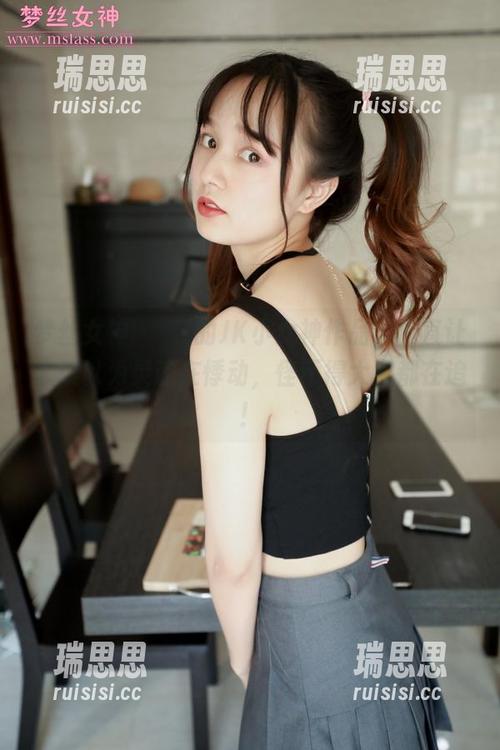 梦丝女神-玥玥 梦丝女神 - 玥玥的JK小女神作品,简直让人误以为灵魂在悸动,怪不得大家都在追!