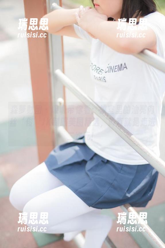 森萝财团-吸吸 森萝财团 - 吸吸带你看:教室里的油亮肉丝‘绫’JK制服美图精选,简直就是走进二次元!