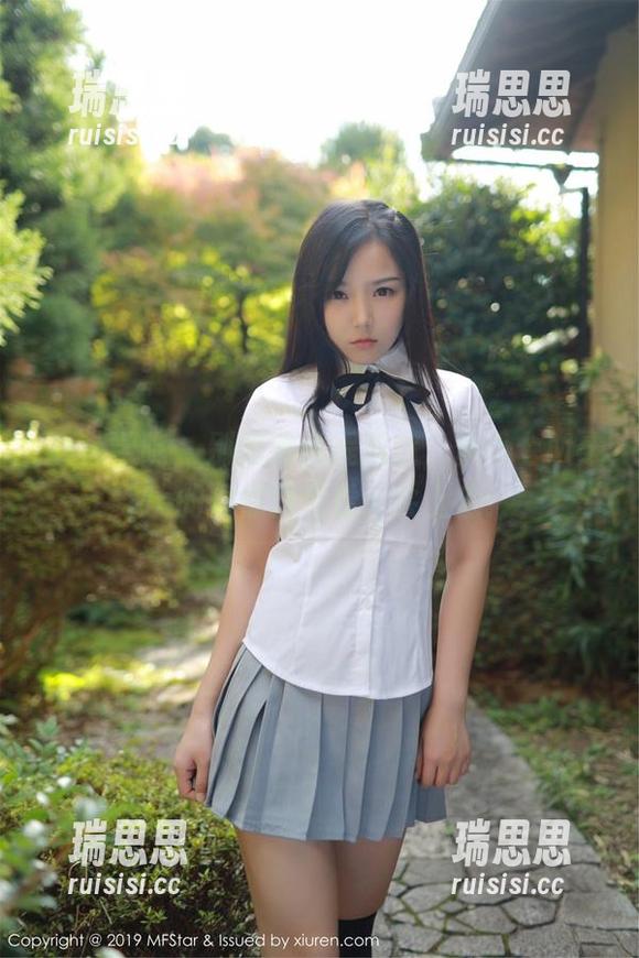 模范学院-伊小七MoMo 模范学院 - 别说我没提醒你,伊小七MoMo的棉袜图包看了会上瘾!