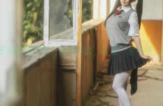 樱井宁宁的高清照片：约尔太太，真是‘坐不住’的诱惑!
