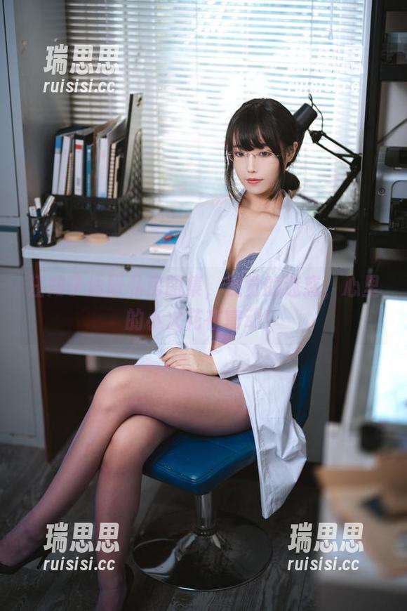 汪知子透明私房图集，视觉的迷惑，心里的小火花在窜动！