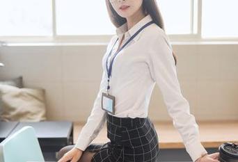 在泥泥汝的女仆私拍里，小屋就是灵魂的栖息地，怎么会有这种魔力？