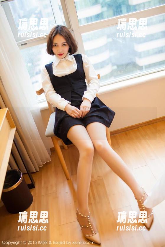 爱蜜社 - 在线见识下梦心玥的自拍，画面美得不行，也太有感觉了吧？