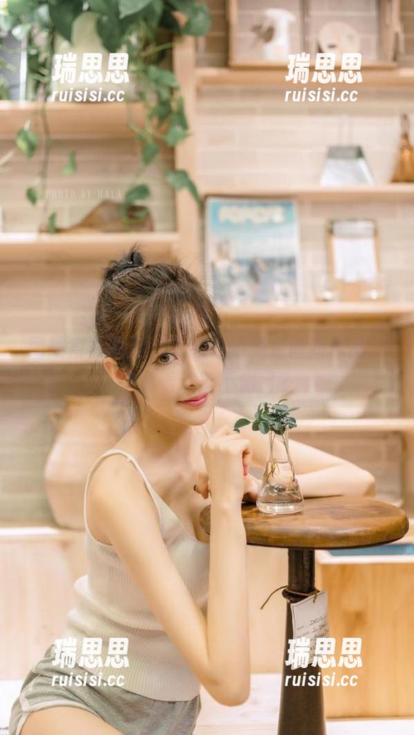 王羽杉 图册直击心灵,王羽杉的美足最新作品,来看看谁能不侧目?