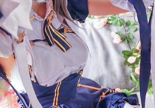 看，那是疾走可可的护士写真原图，谁说职业装不可以性感