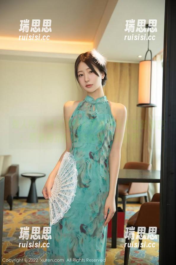 秀人网-伊丽莎有点白 秀人网 - 当美图遇上伊丽莎有点白的秘密:原来她拍照时也会有‘黑历史’!