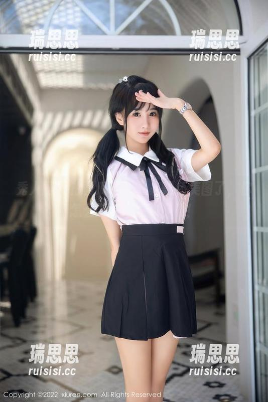 秀人网 - 拍黄瓜girl又来黑色美图了，你怎么能错过？快下载！