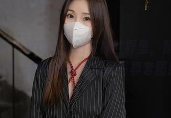 秀人网 – 在李七喜的棉袜世界里，照片和袜子一样都暖心超精彩写真套图！