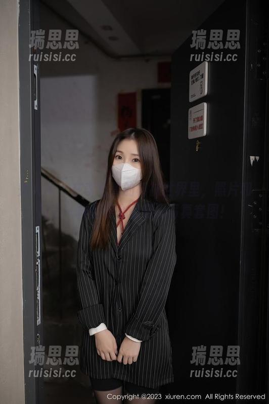 秀人网-李七喜 秀人网 - 在李七喜的棉袜世界里,照片和袜子一样都暖心超精彩写真套图!