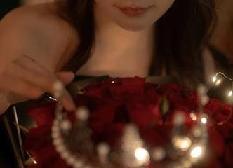 秀人网 – 网盘里藏着的杨紫嫣Cynthia，真是女神的‘甜蜜负担’呢！