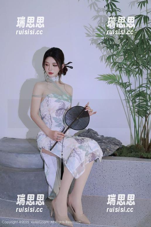 秀人网-瑞瑞ruirui 秀人网 - 精选瑞瑞ruirui黑白作品,怎么可以这么有感觉?!