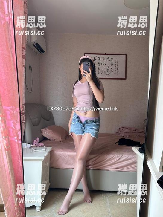 美邵女Baby 微密圈 - 美邵女Baby的半腿白丝作品集:这感觉,真是让人忍不住想再看一遍