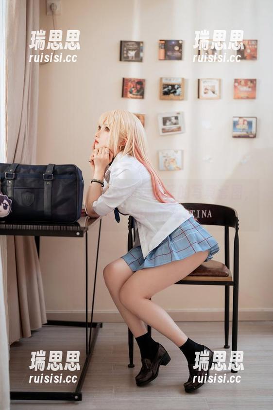 Ots14大揭秘，肉扣热热子的写真套图，慢慢品味其中的暗示与乐趣！