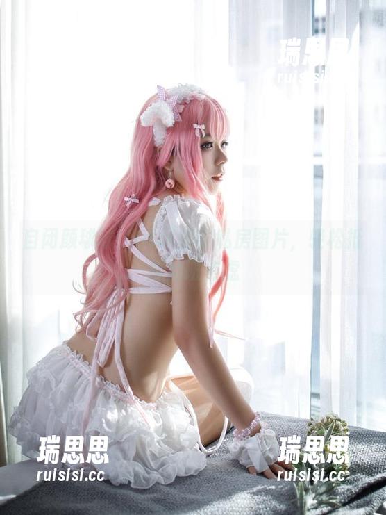 自闭颜球球 自闭颜球球:OL风格的私房图片,轻松抵抗加班焦虑
