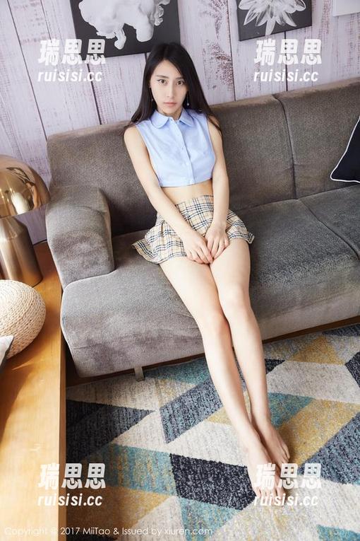 蜜桃社-李梦婷 蜜桃社 - 李梦婷的瑜伽写真更新来了,尝试新姿势?我只想看看她怎么优雅地摔倒!