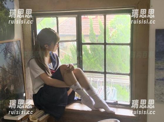 牛仔衣搭配秘籍，蠢沫沫的高清美图简直就是时尚百科全书！