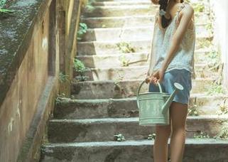 蠢沫沫水手服美图：这身材真是让人忍不住想要画圈圈！