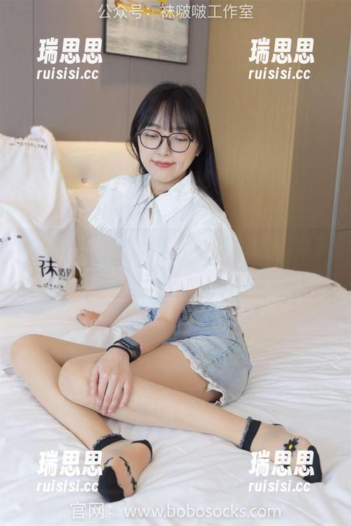 袜啵啵-小甜豆 袜啵啵 - 要疯了吗?小甜豆的jk制服全套带块下载,这感觉……