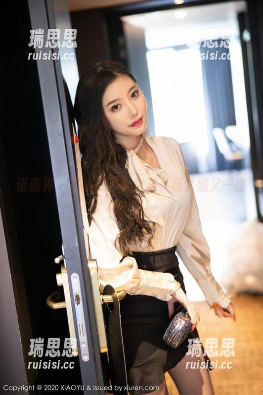 语画界-杨紫嫣 语画界 - 美脚资源大放送,杨紫嫣又一惊艳力作!