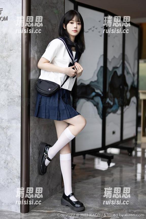 语画界-梦梵 语画界 - 梦梵的眼镜套图:好想问你,镜子里的那个人是谁?