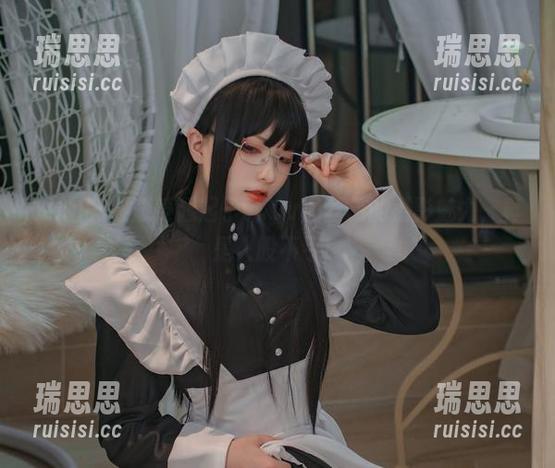 更新!一起感受起起子vvvv黑丝足的摄影魅力，真是入股不亏！