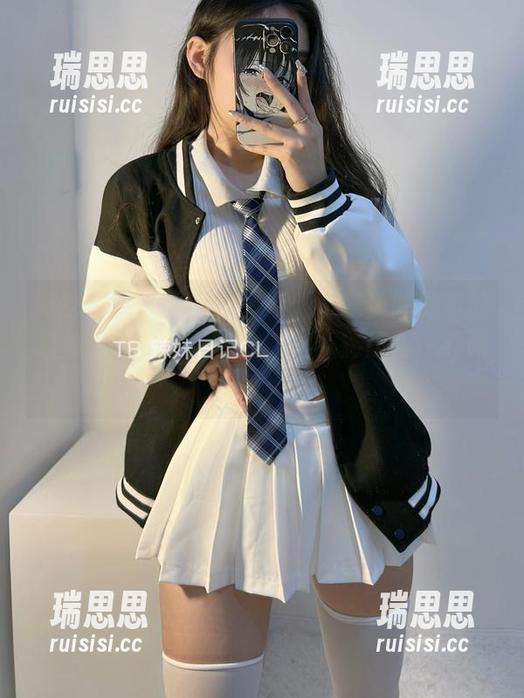 陈佩奇 微密圈 - 这图片也太有戏了吧!陈佩奇的连体油亮肉丝与豹纹内内,搞得我一脸问号!