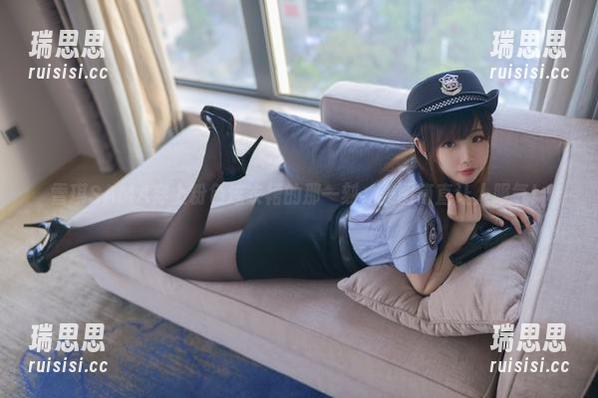 雪琪SAMA 雪琪SAMA穿上粉色连衣裙的那一刻,美图简直让人服气!
