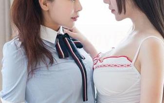 魅妍社 – 在海边与Jenny佳妮的私拍嬉戏：瞬间凝固的时光