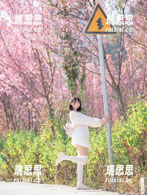 魔物喵nigisa原图来袭：一身女仆装配上死库水，该怎么形容，简直是太戳我的点了！